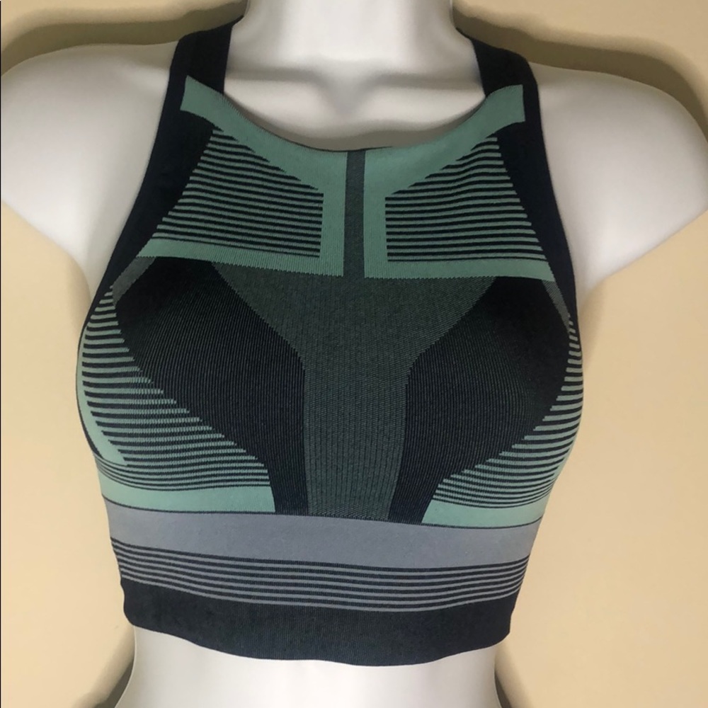 LNDR seamless bra.